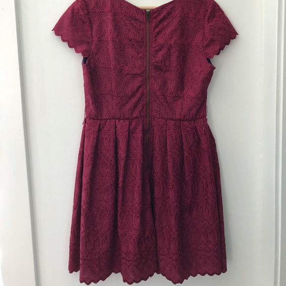 Raspberry red lace dress with scalloped hem and cap sleeve. - Picture 3 of 3